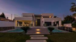 Front line golf modern villa in Guadalmina